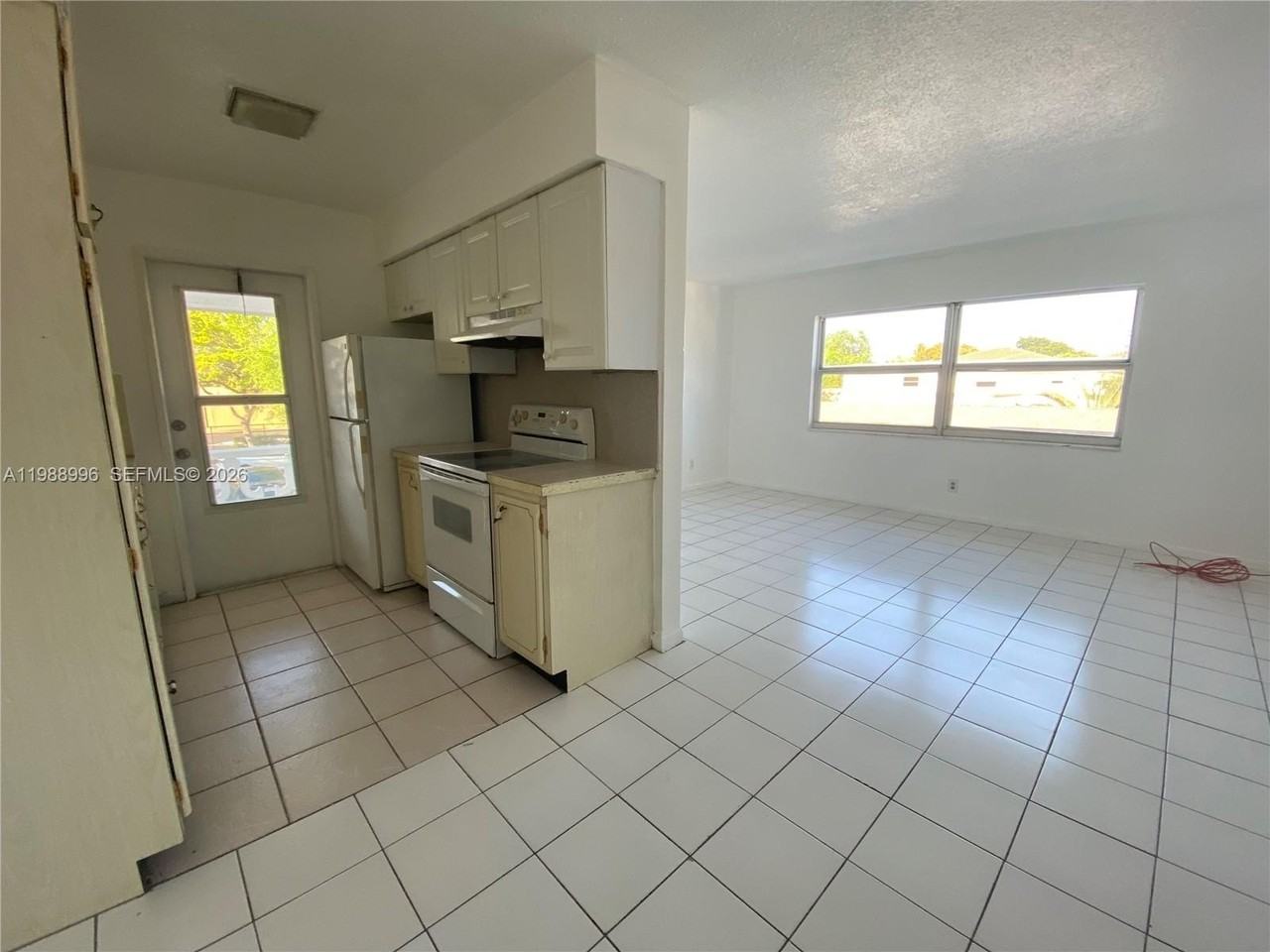 1730 Madison St #6 - Photo 7 of 10