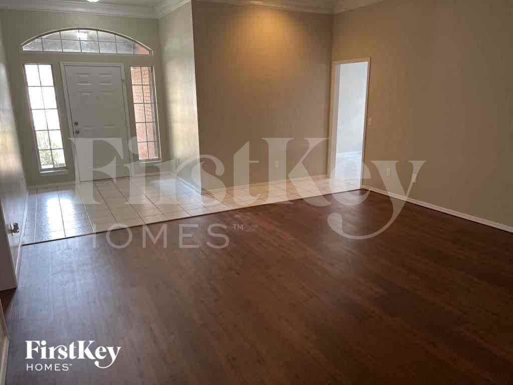 1528 Nw 179th St - Photo 3 of 12