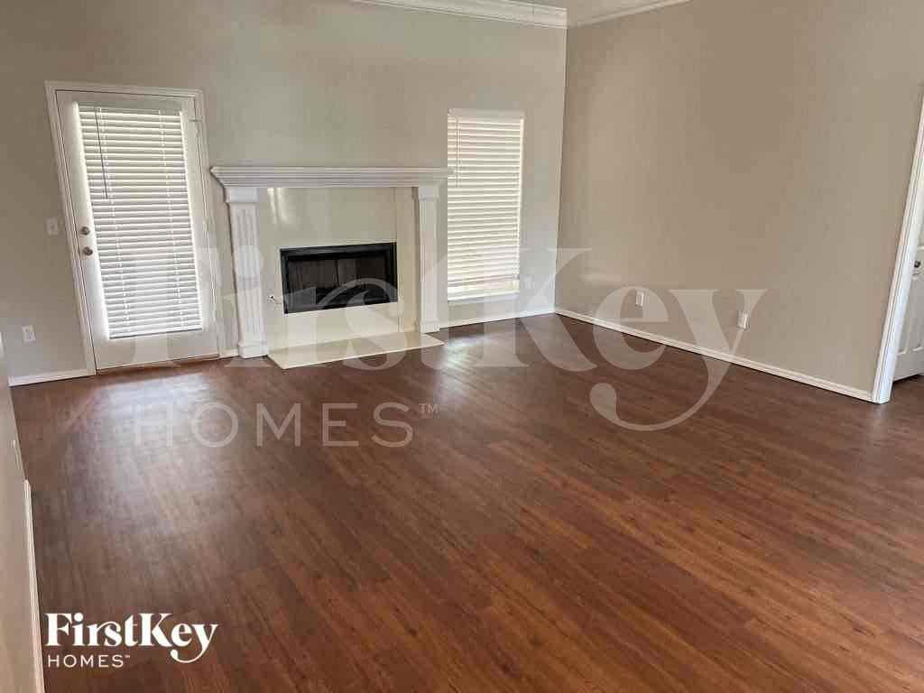 1528 Nw 179th St - Photo 4 of 12