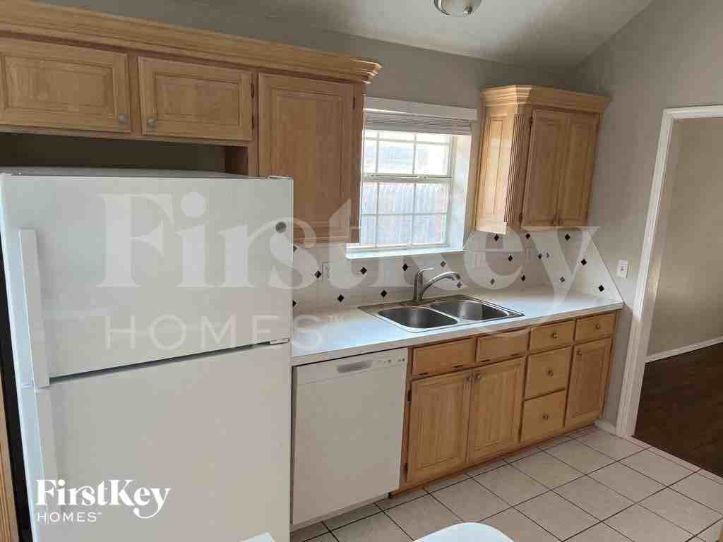 1528 Nw 179th St - Photo 6 of 12