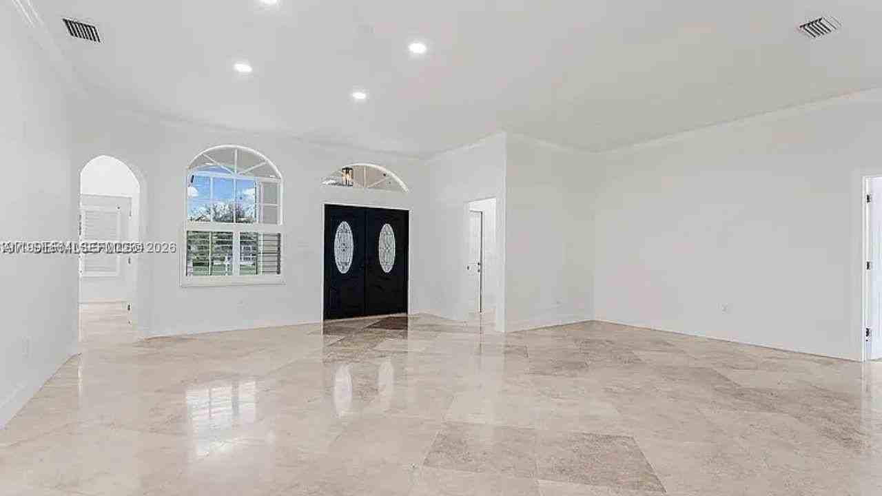 2755 Dunwoodie Pl #260 - Photo 4 of 27