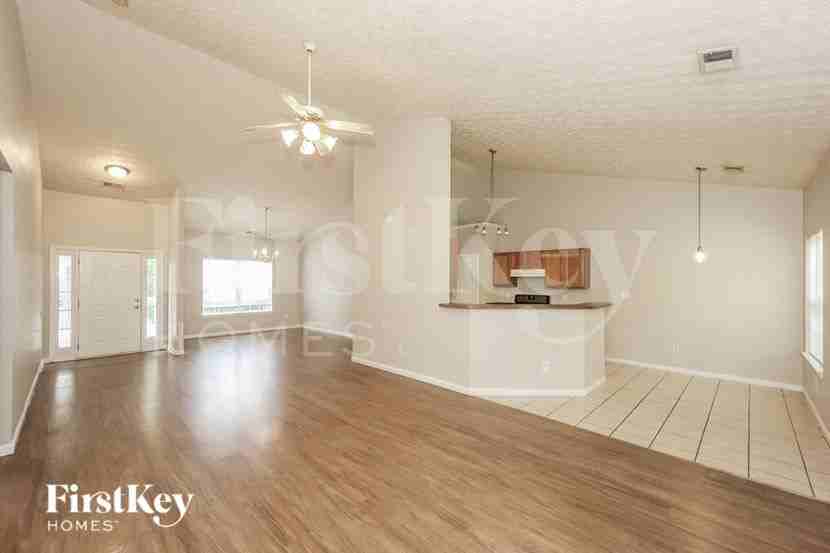 5713 Old Carriage Dr - Photo 4 of 16