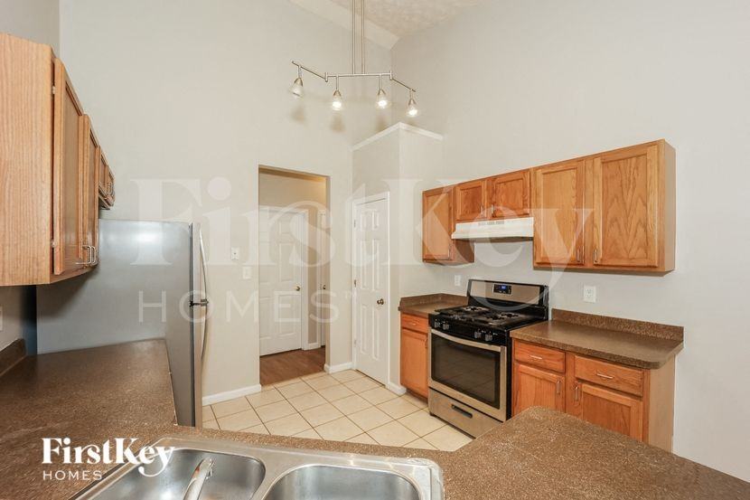 5713 Old Carriage Dr - Photo 7 of 16