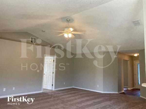 1242 Summit Oaks Dr E - Photo 3 of 10