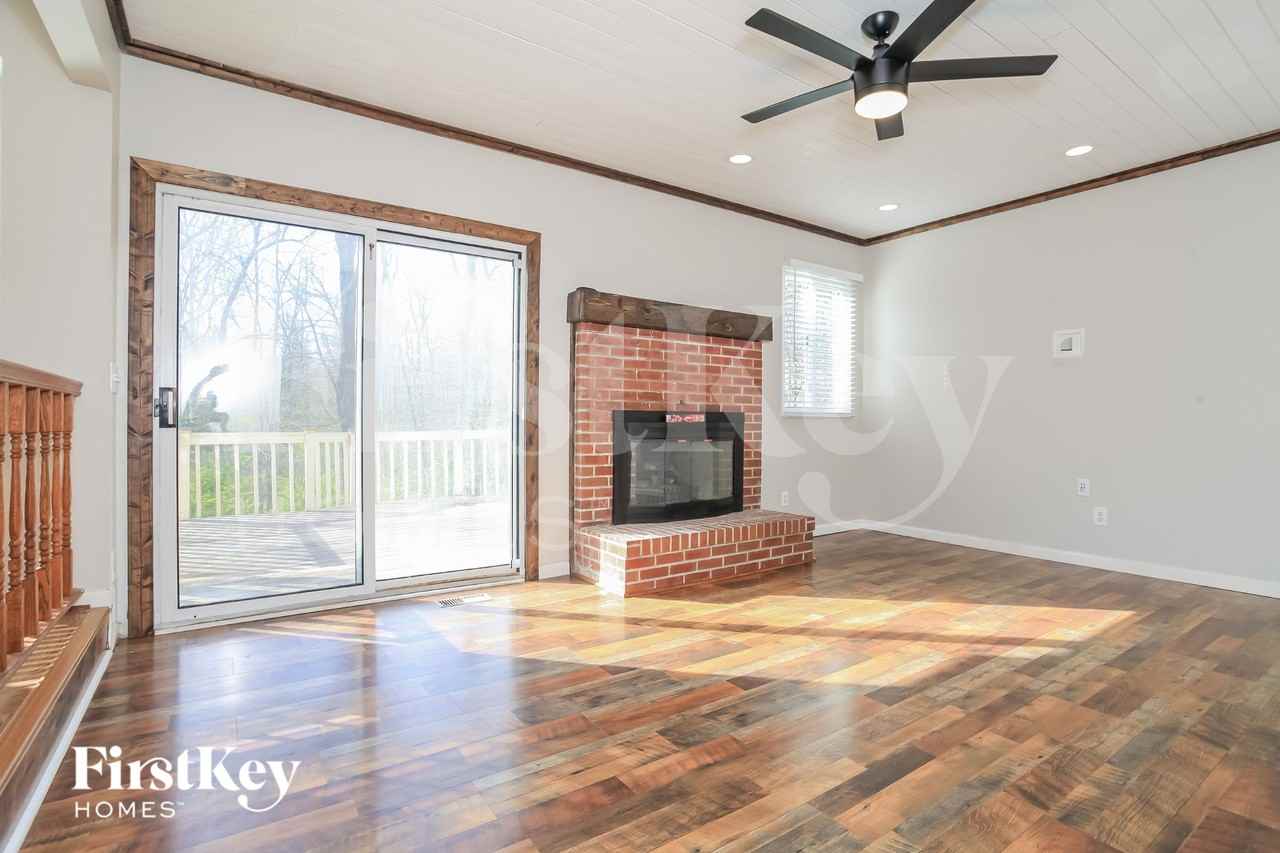 3072 Hoock Ct - Photo 3 of 15