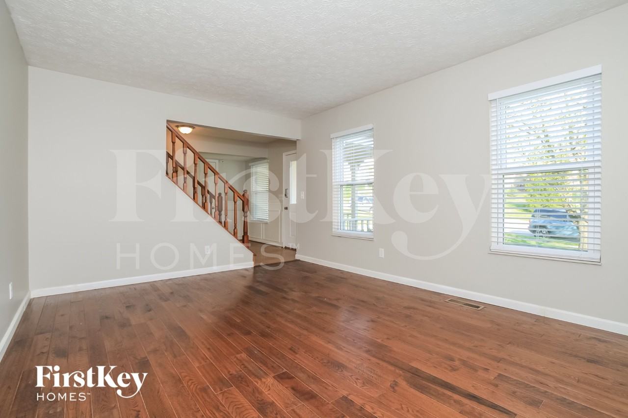 3072 Hoock Ct - Photo 4 of 15