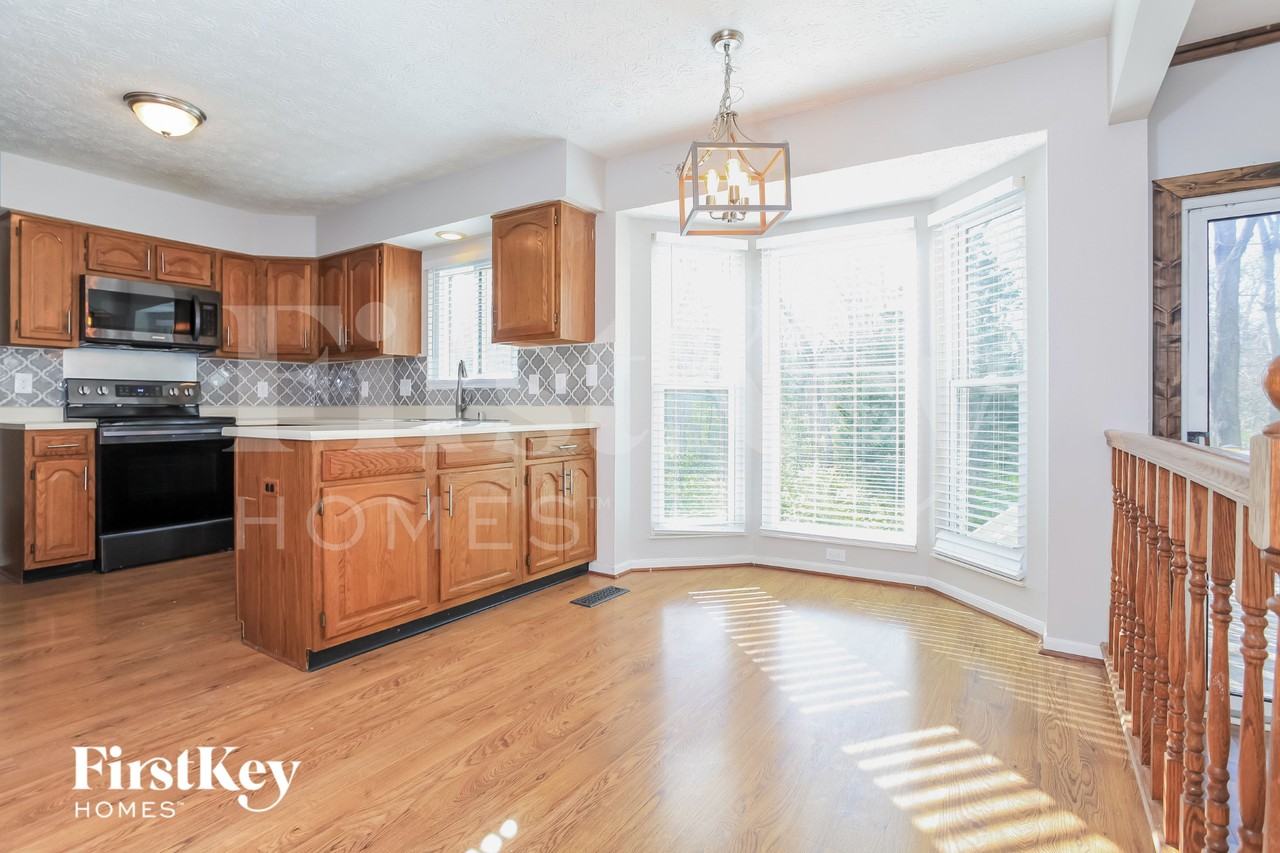 3072 Hoock Ct - Photo 6 of 15