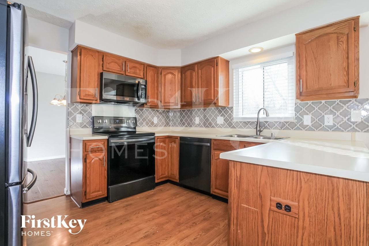 3072 Hoock Ct - Photo 7 of 15