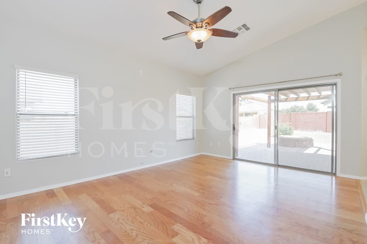 5740 W Hayfield St - Photo 3 of 15