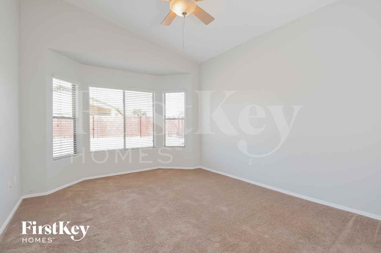 5740 W Hayfield St - Photo 6 of 15