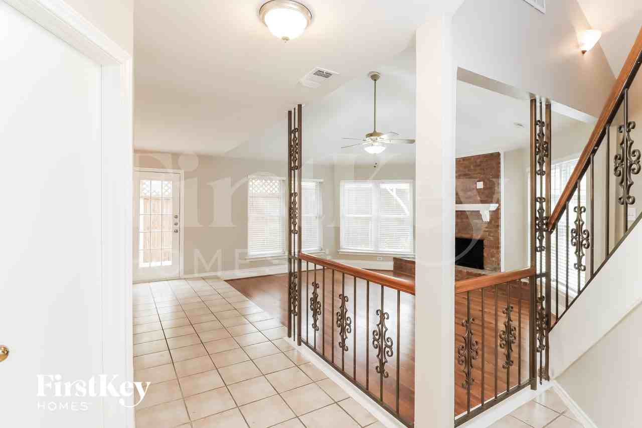 1105 Carrington Ct - Photo 2 of 15