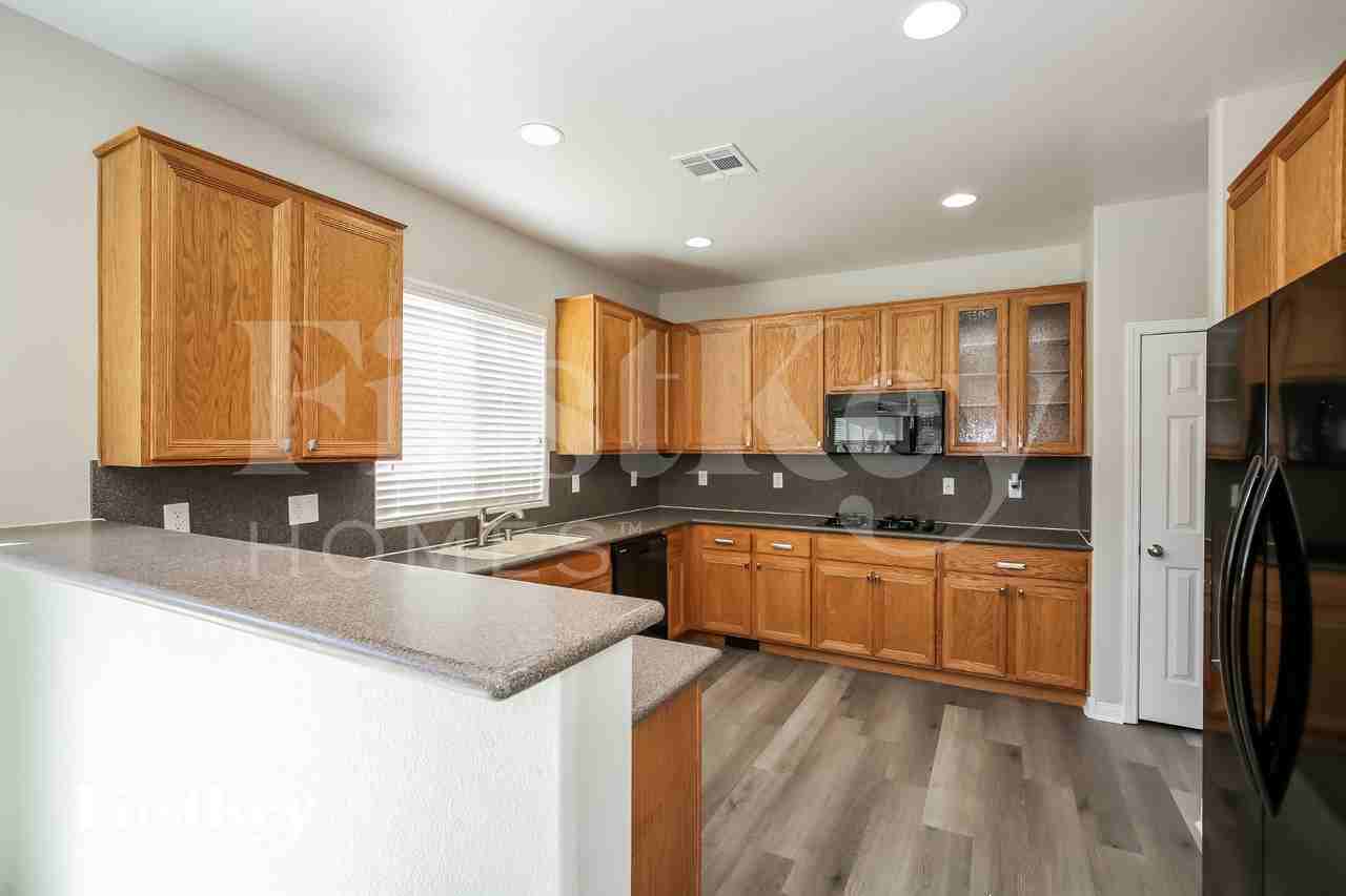 5309 Spicebush St - Photo 7 of 16