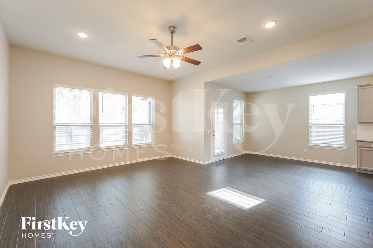 9714 Birdsnest Ct - Photo 3 of 15