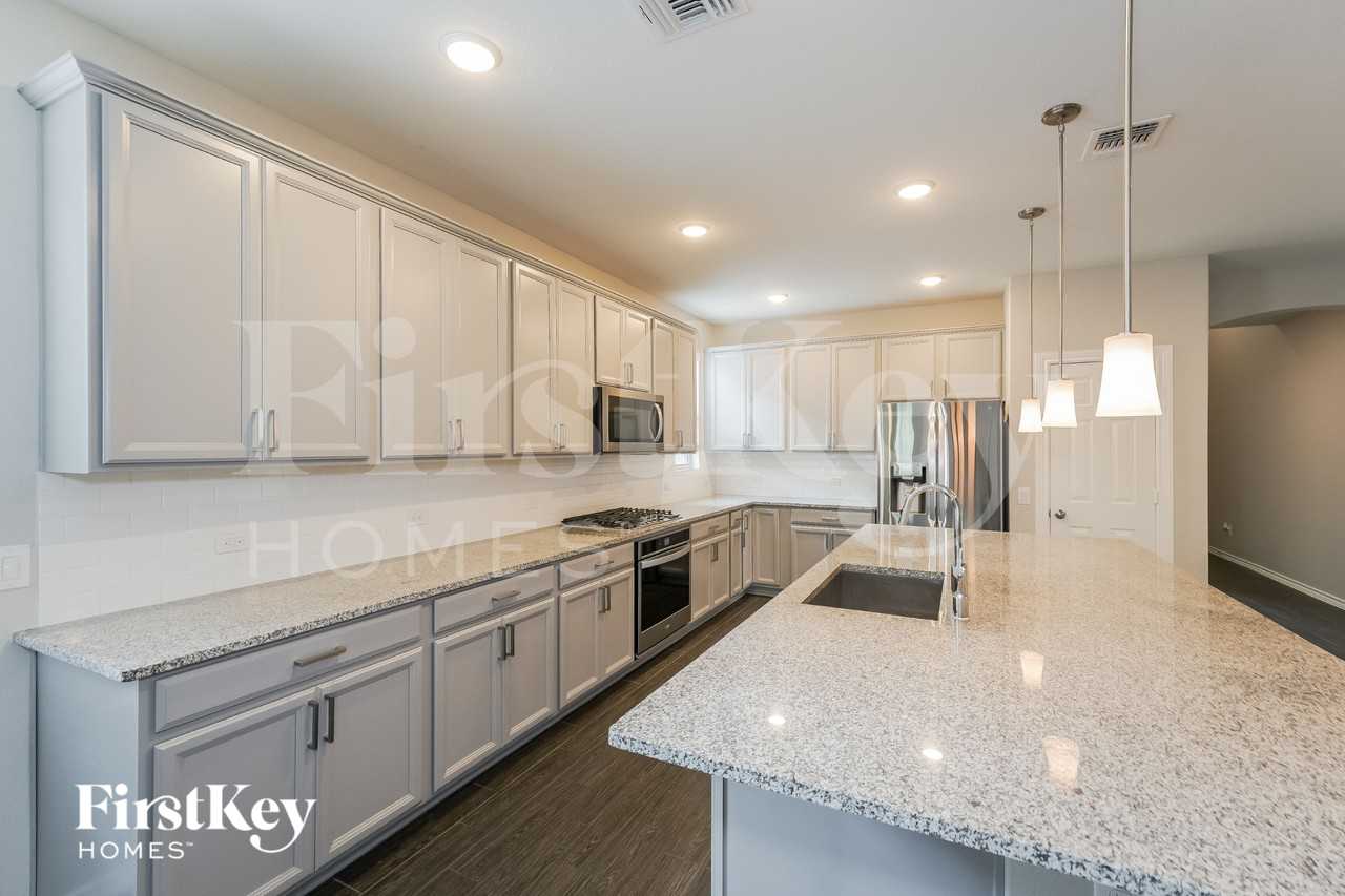 9714 Birdsnest Ct - Photo 5 of 15