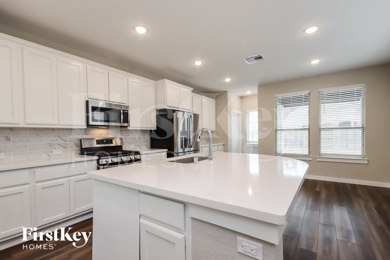 16411 Little Pine Creek Dr - Photo 5 of 15