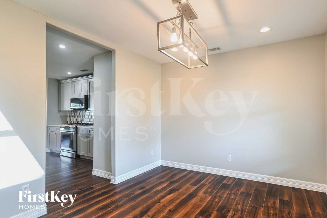 8003 Ginger Park Dr - Photo 4 of 15