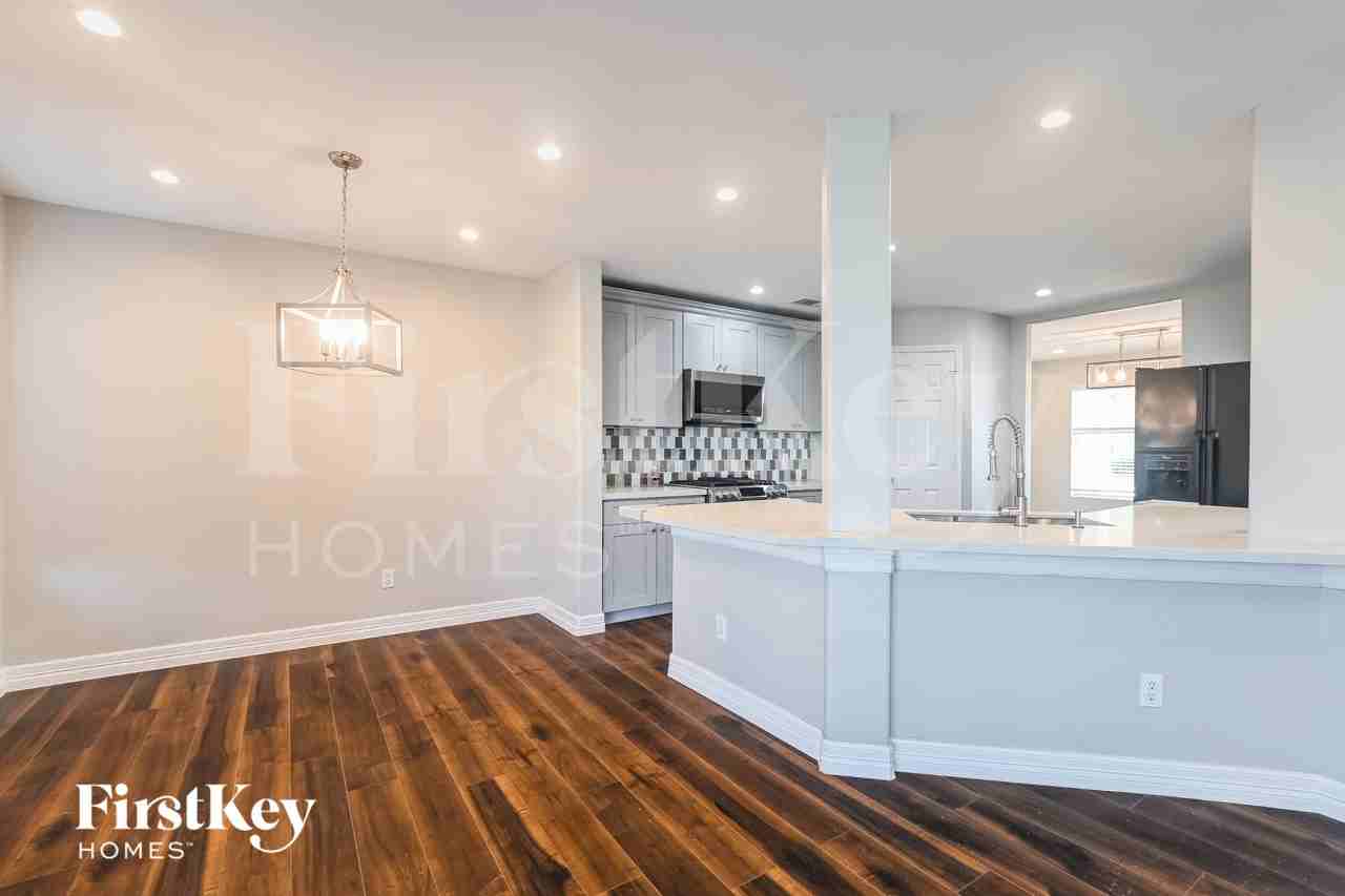 8003 Ginger Park Dr - Photo 5 of 15