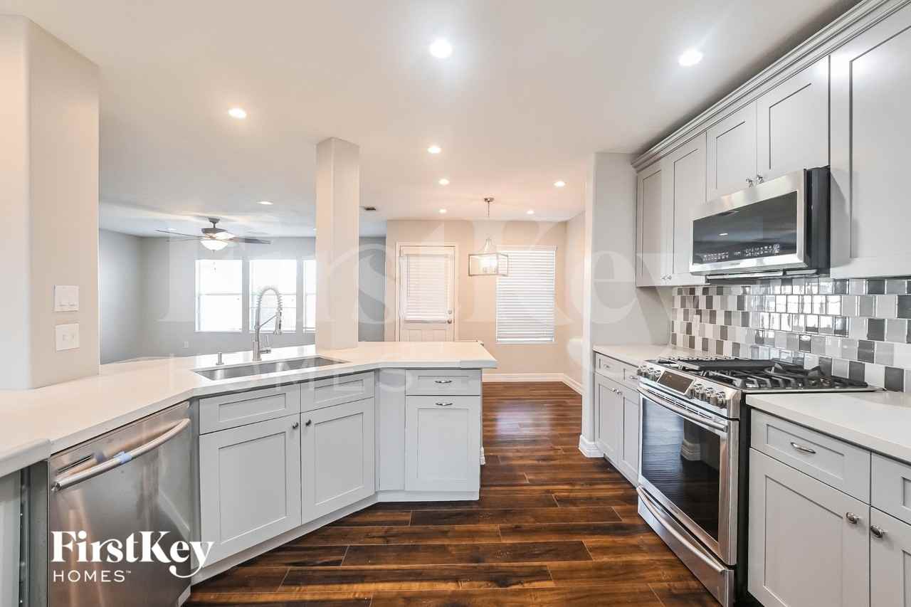 8003 Ginger Park Dr - Photo 6 of 15