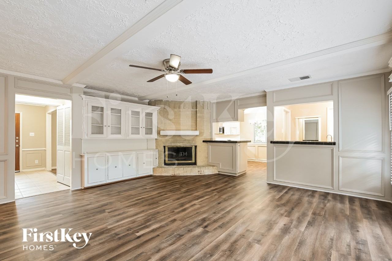 4146 Meadowbank Dr - Photo 3 of 15