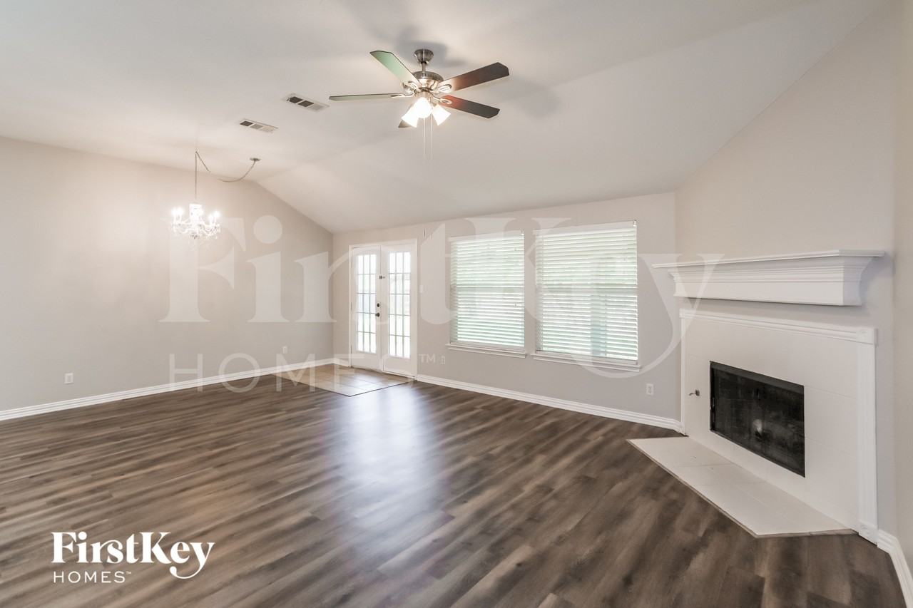 6908 Edgefield Dr - Photo 2 of 15