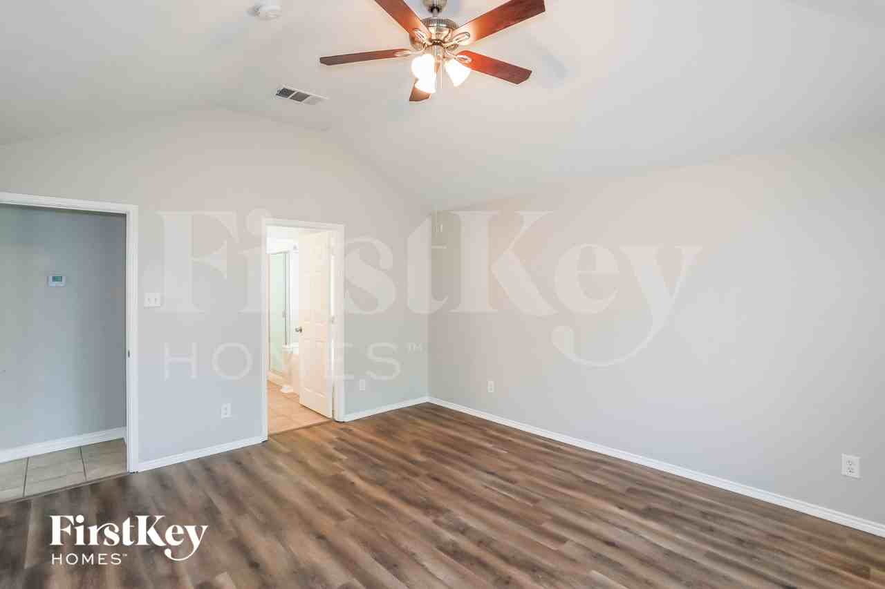 6908 Edgefield Dr - Photo 7 of 15