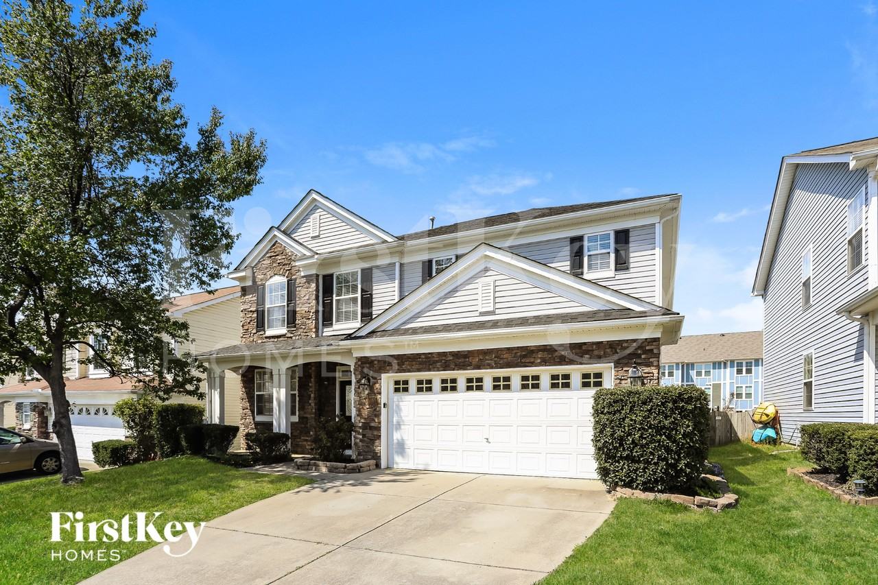 344 Edgecroft Way - Photo 2 of 15