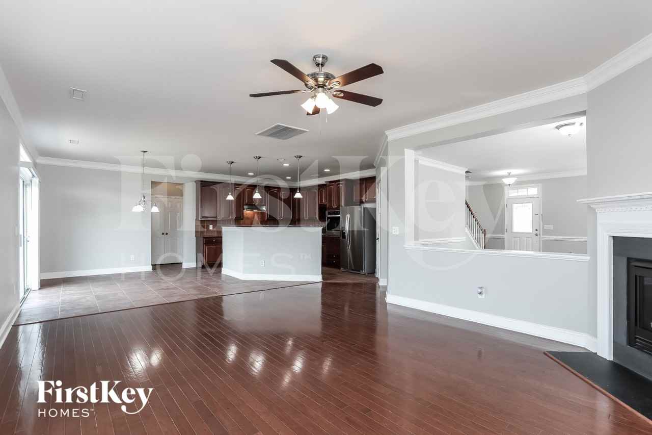 344 Edgecroft Way - Photo 4 of 15