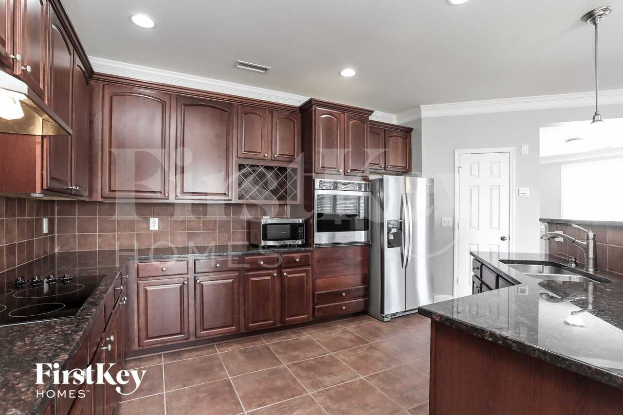 344 Edgecroft Way - Photo 5 of 15