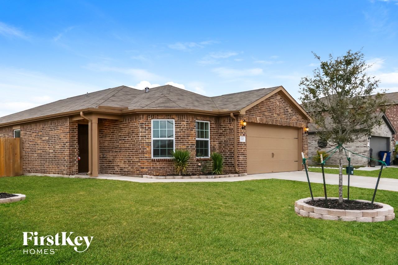 2301 Starboard Sail Dr - Photo 2 of 15