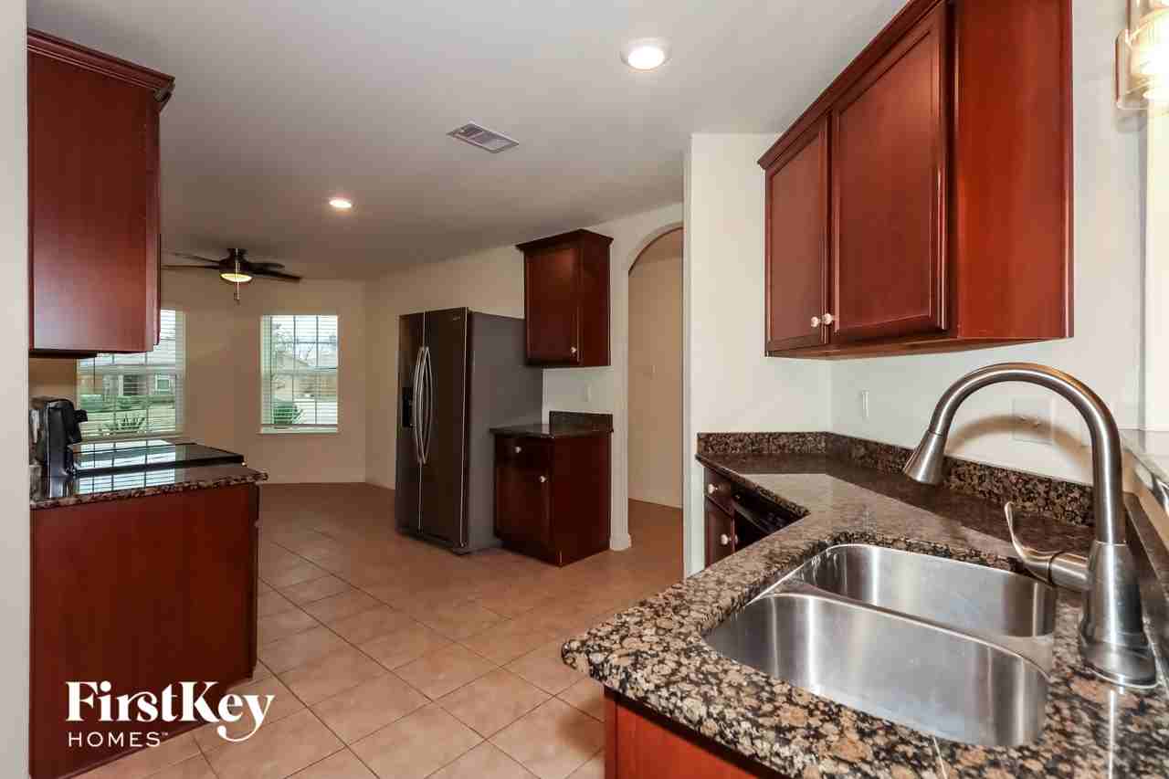 2301 Starboard Sail Dr - Photo 7 of 15