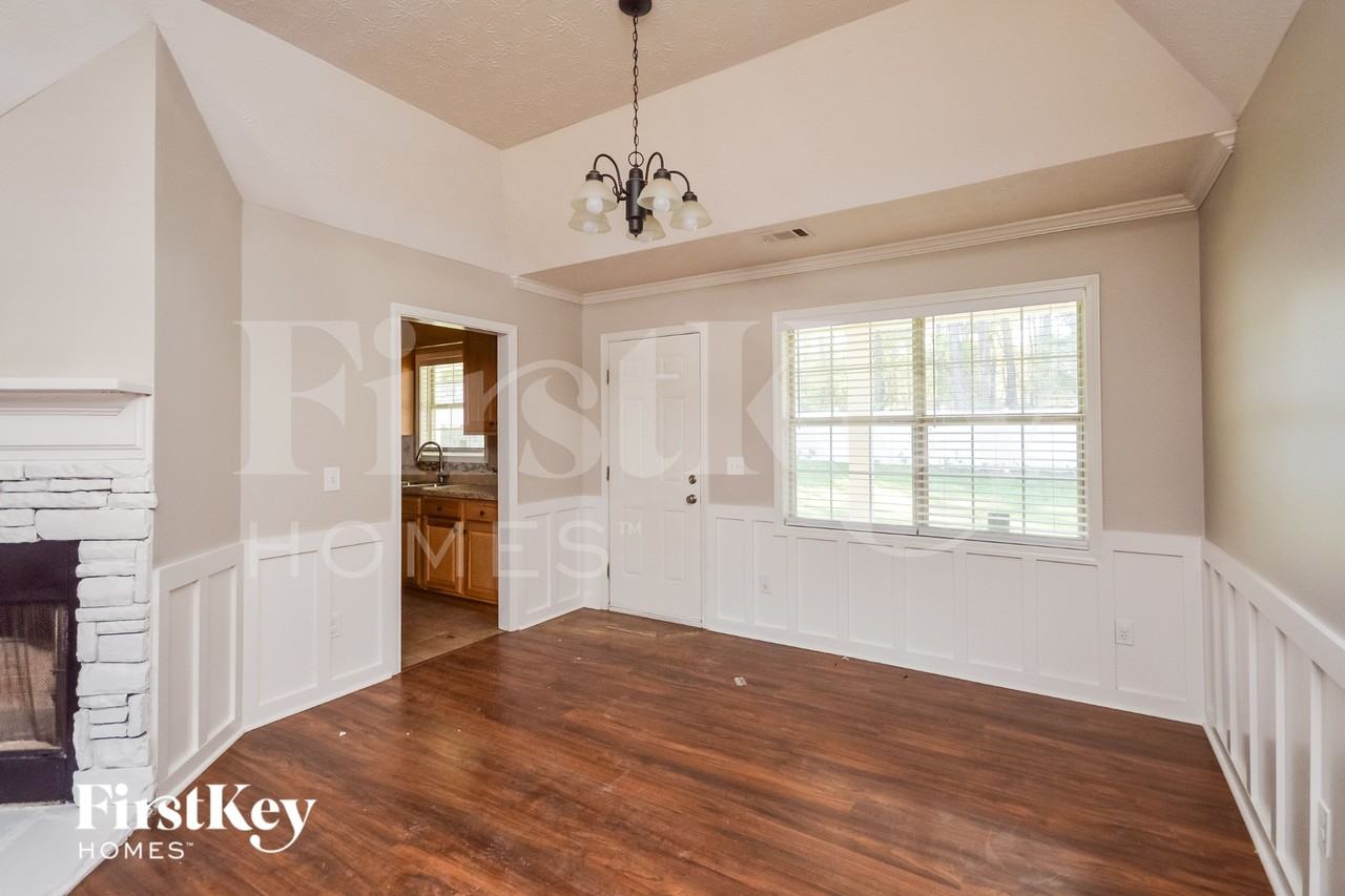 145 Vinnys Way - Photo 4 of 15