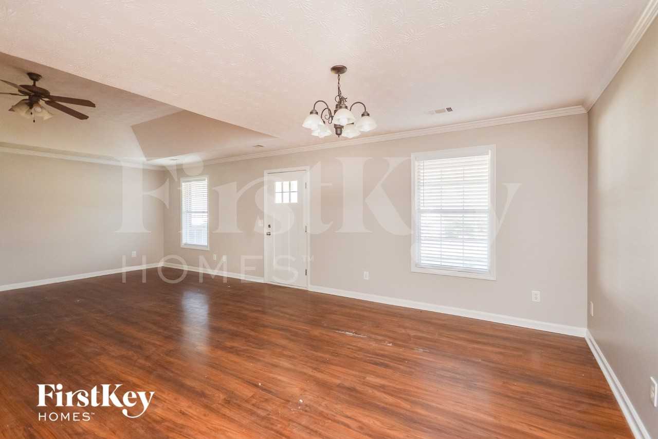 145 Vinnys Way - Photo 5 of 15