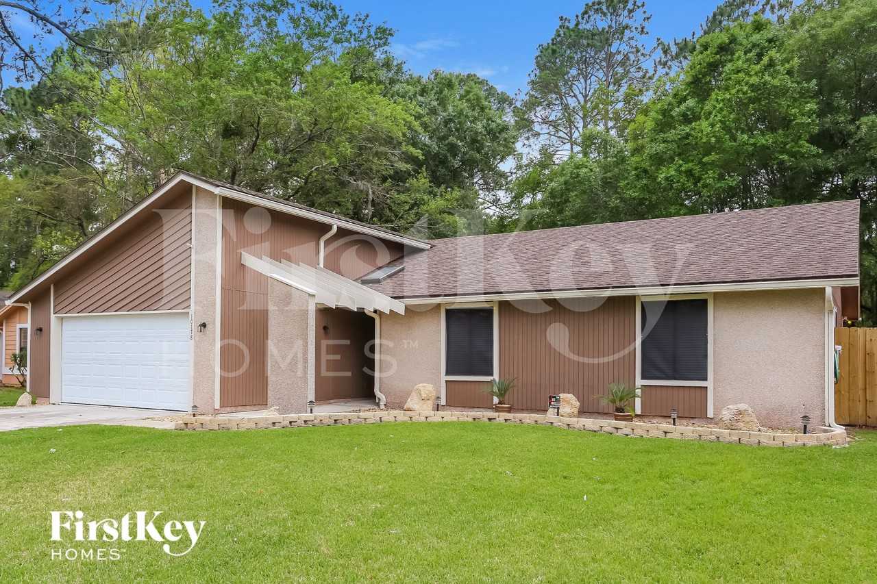 10178 Indian Princess Rd W - Photo 2 of 15