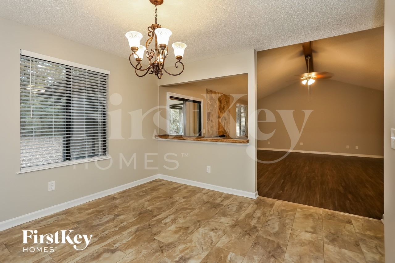 10178 Indian Princess Rd W - Photo 5 of 15