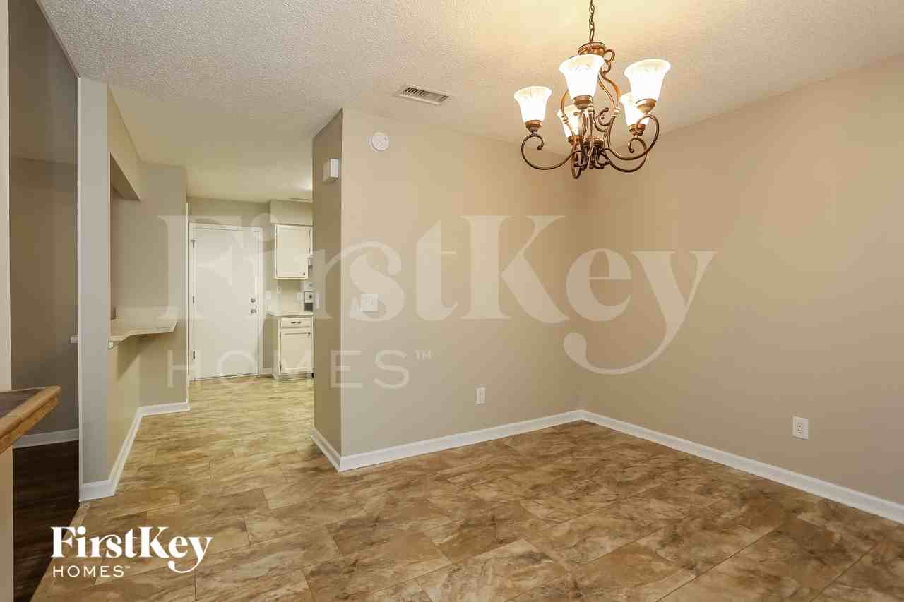 10178 Indian Princess Rd W - Photo 6 of 15