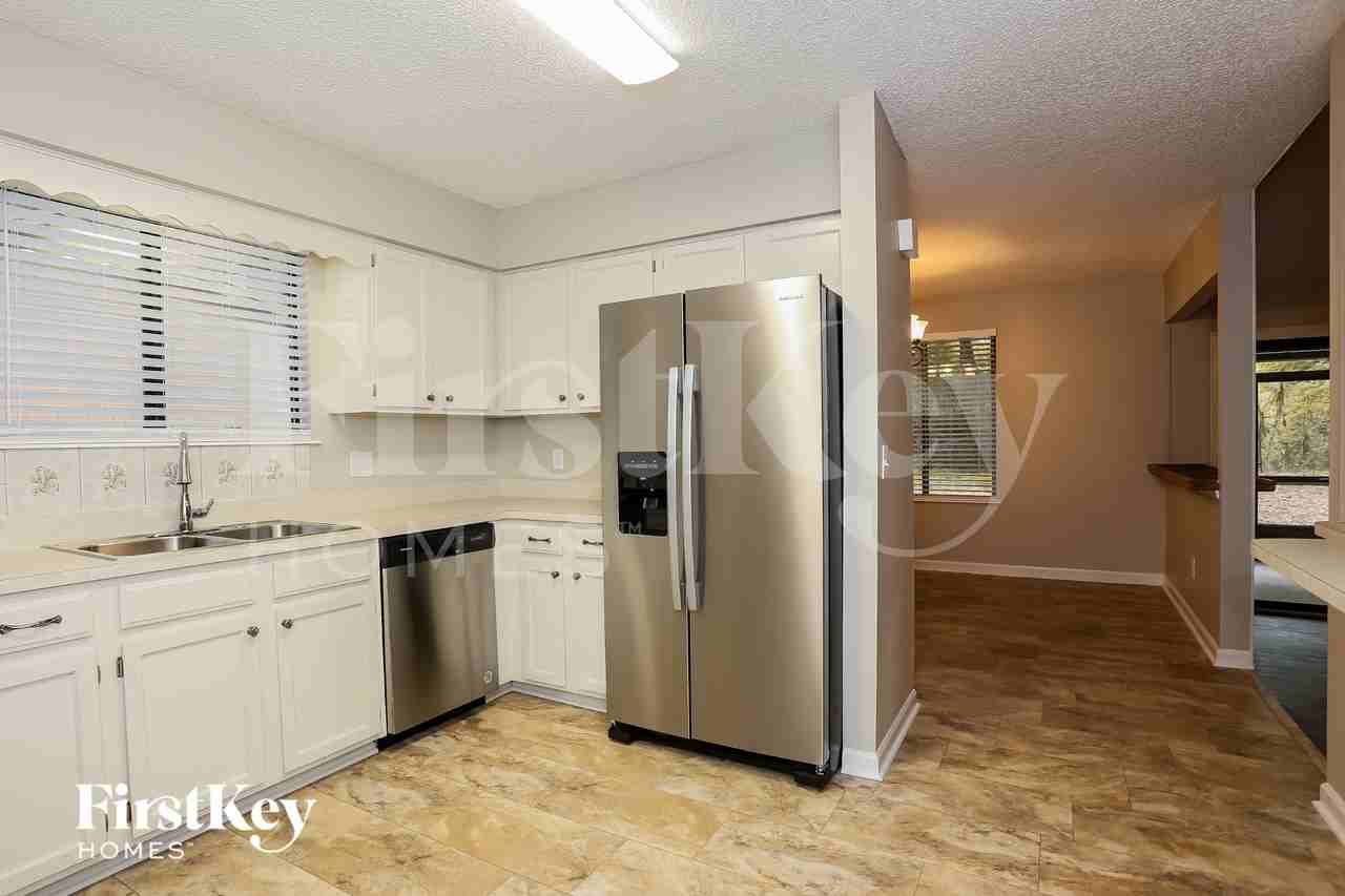 10178 Indian Princess Rd W - Photo 7 of 15