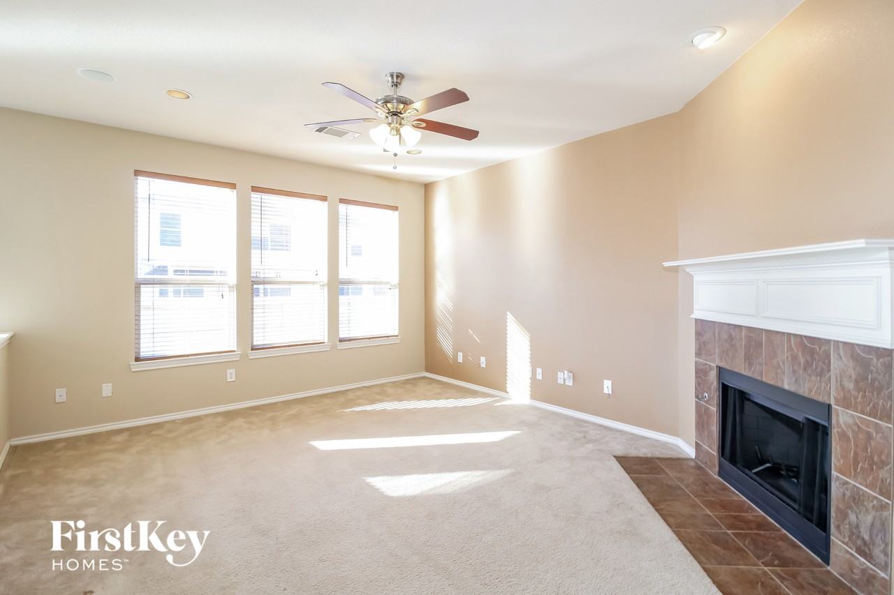 4532 Fir Dr - Photo 4 of 14