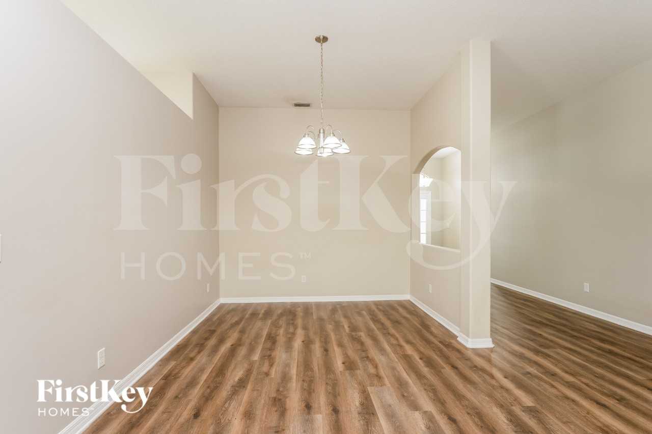 932 Tavernier Cir Ne - Photo 5 of 16