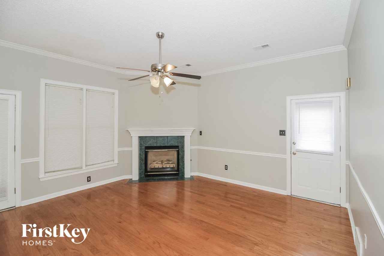 719 Gable Ln - Photo 2 of 15