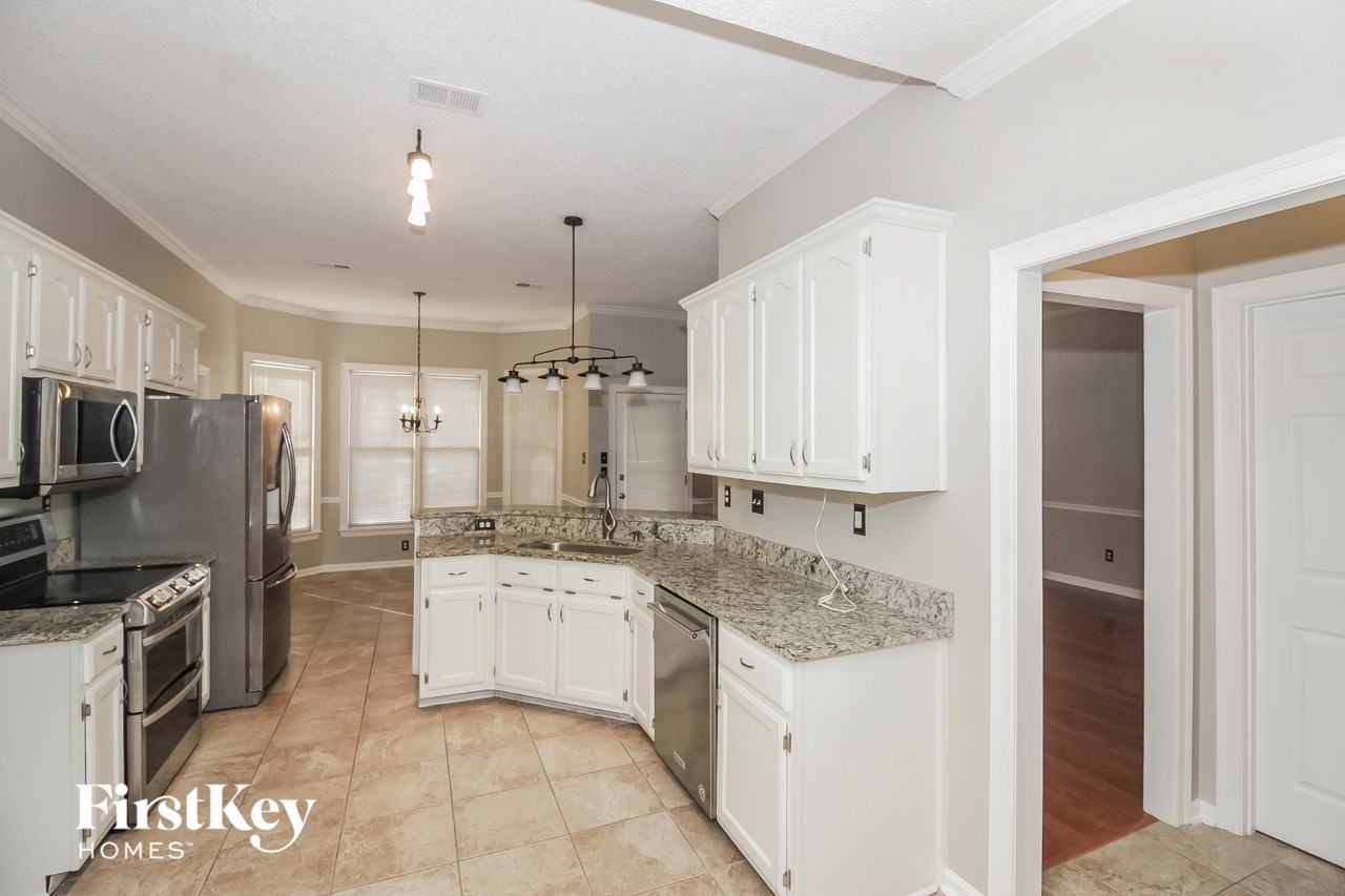 719 Gable Ln - Photo 5 of 15