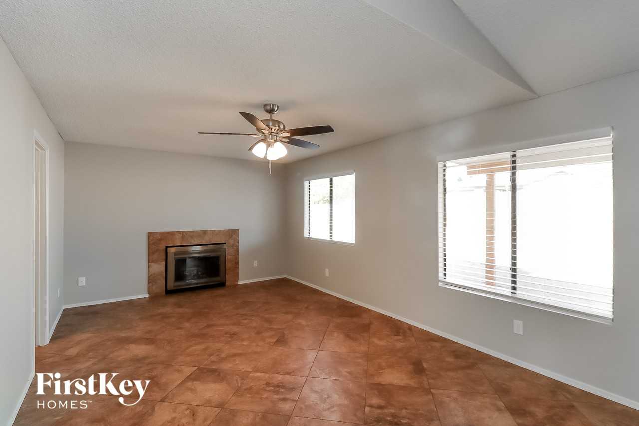 3638 E Verdin Rd - Photo 5 of 15