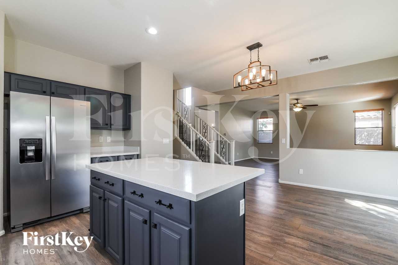 22427 N Vanderveen Way - Photo 6 of 16