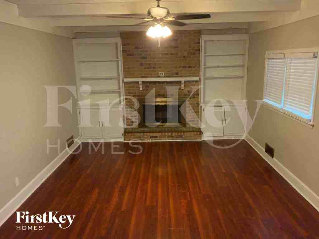 5659 Fern Creek Dr Sw - Photo 2 of 11