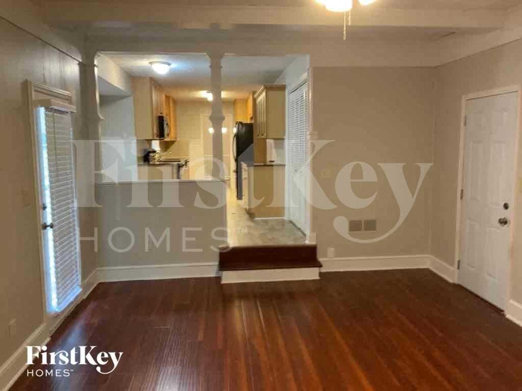 5659 Fern Creek Dr Sw - Photo 4 of 11