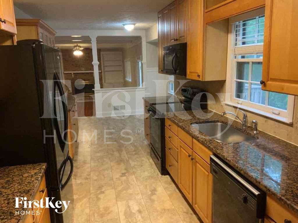 5659 Fern Creek Dr Sw - Photo 5 of 11