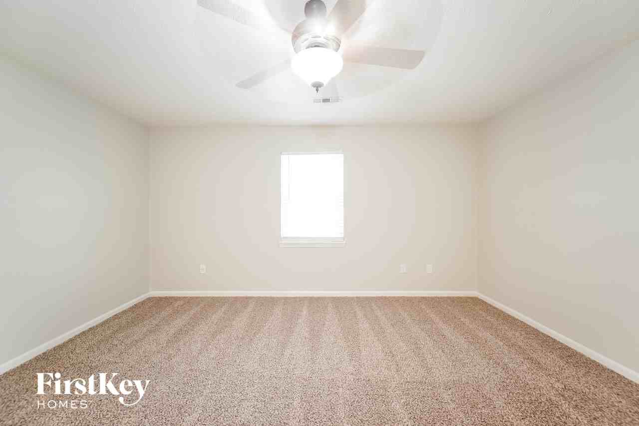 825 Country Ln - Photo 6 of 15