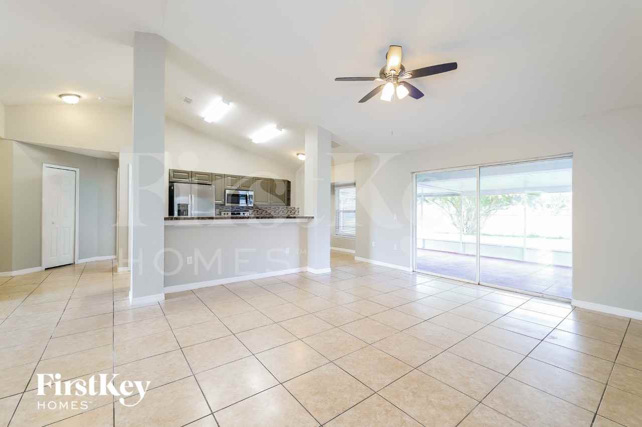 612 Camel Ln - Photo 3 of 15