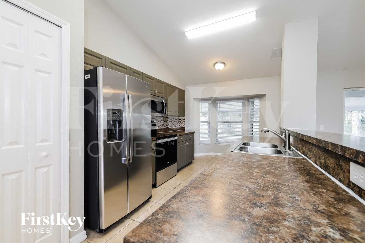 612 Camel Ln - Photo 5 of 15