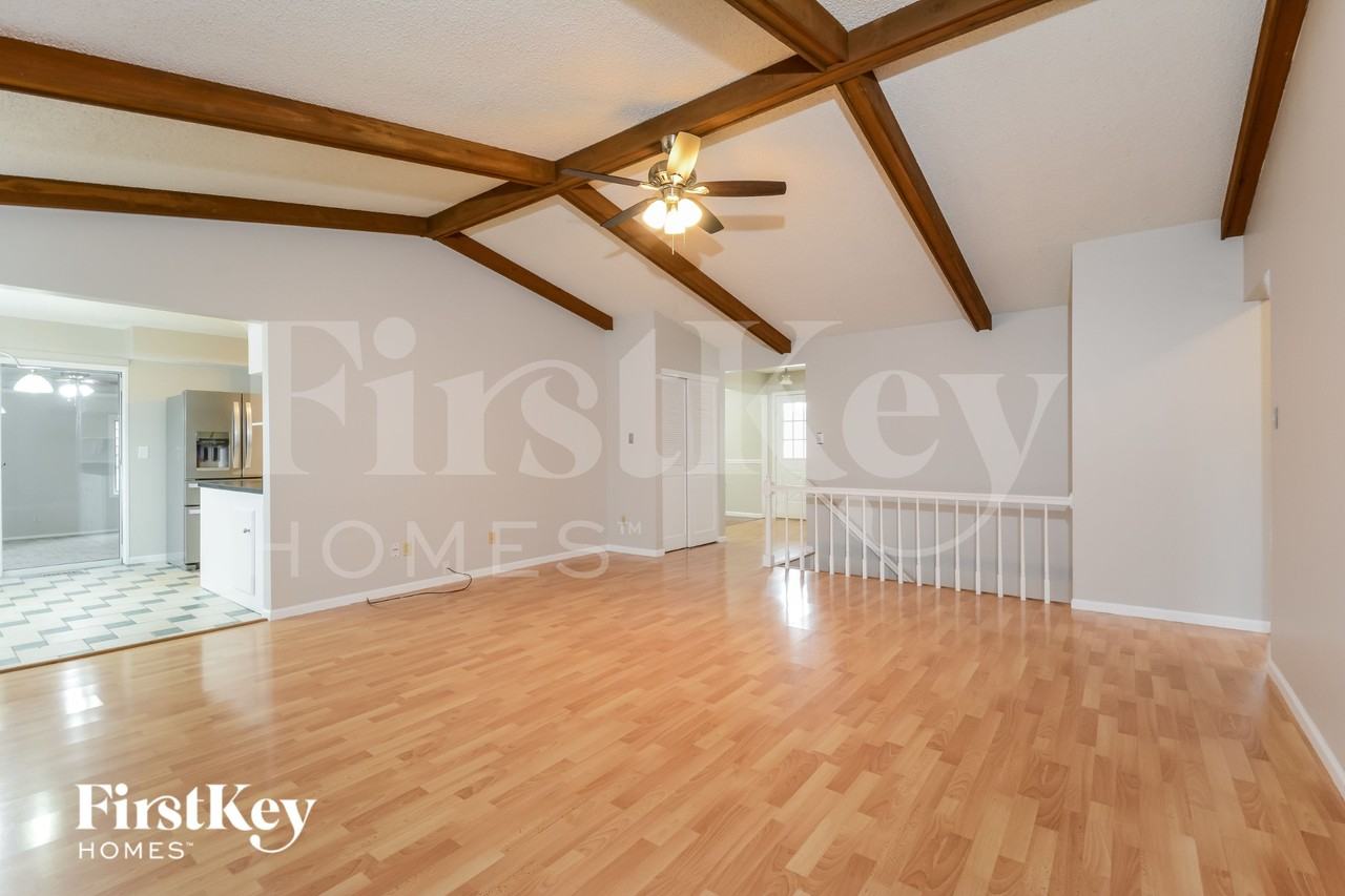 4674 Peggyann Dr - Photo 4 of 15