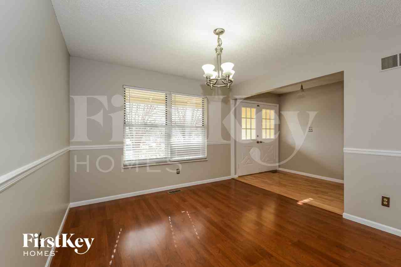 4674 Peggyann Dr - Photo 5 of 15